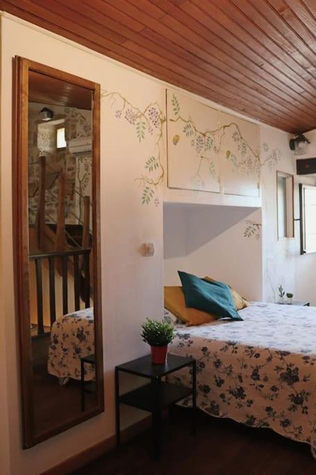Entre Uzes Et Le Pont-Du-Gard Le Logis D'Autrefois Apartamento Castillon-du-Gard Exterior foto