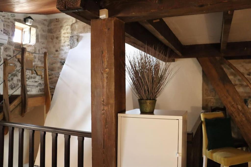 Entre Uzes Et Le Pont-Du-Gard Le Logis D'Autrefois Apartamento Castillon-du-Gard Exterior foto